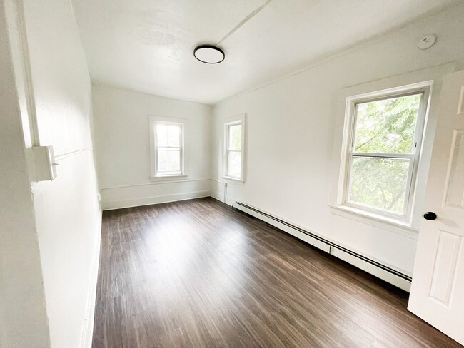 Building Photo - 129 Fitler St