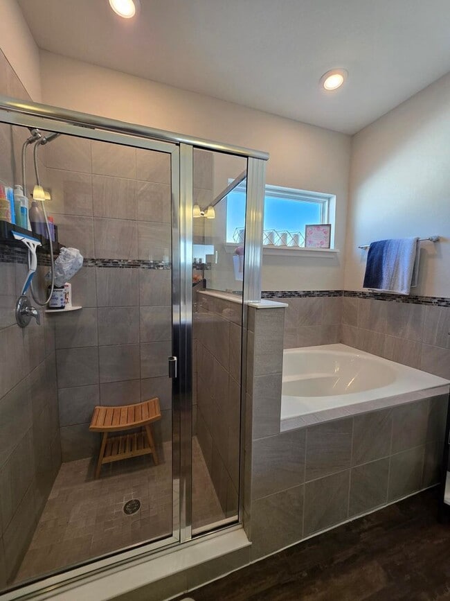 Building Photo - GORGEOUS 4-Bedroom, 3-Bathroom Pool Home, ...