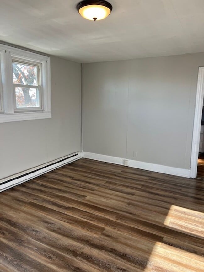 Building Photo - 171 Garden St