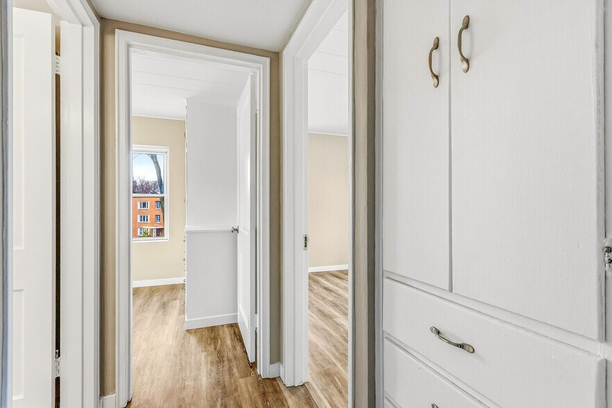 Building Photo - 24 Sherman Ter