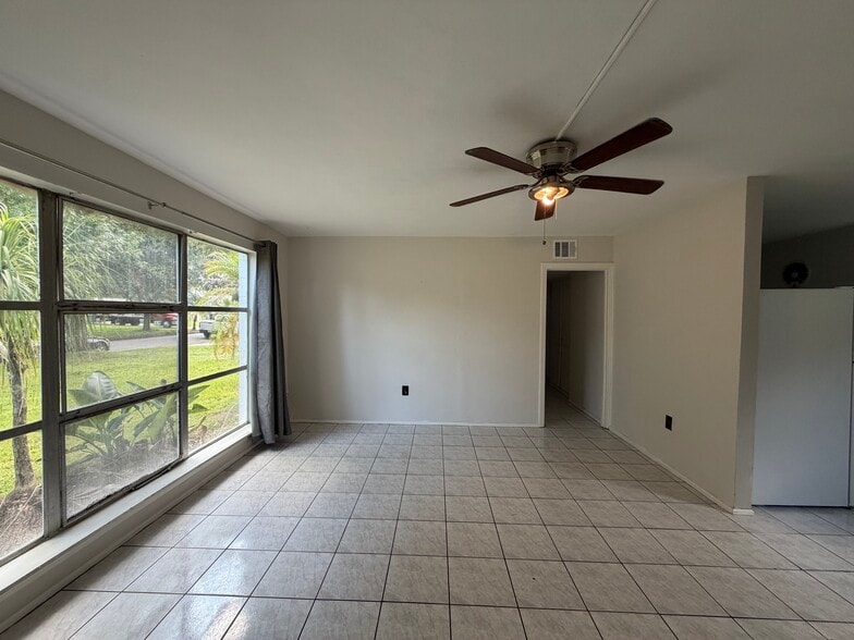 Building Photo - 6013 Chenango LN