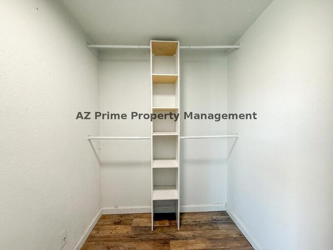 Building Photo - 2427 W Yavapai St