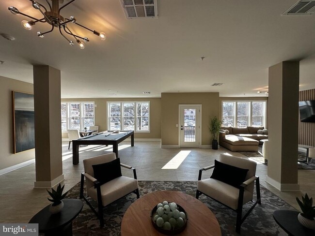 Building Photo - 1141 Fortune Terrace