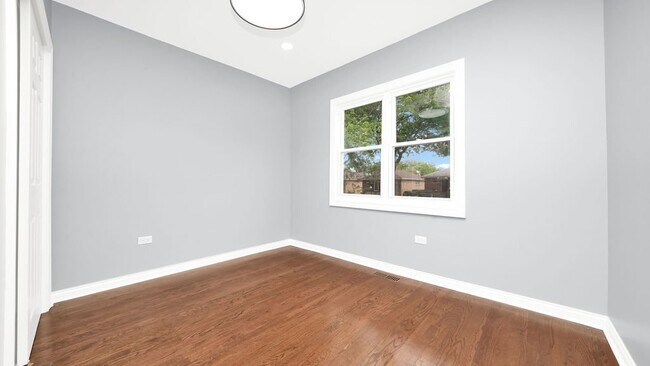 Building Photo - 1428 S 21st Ave