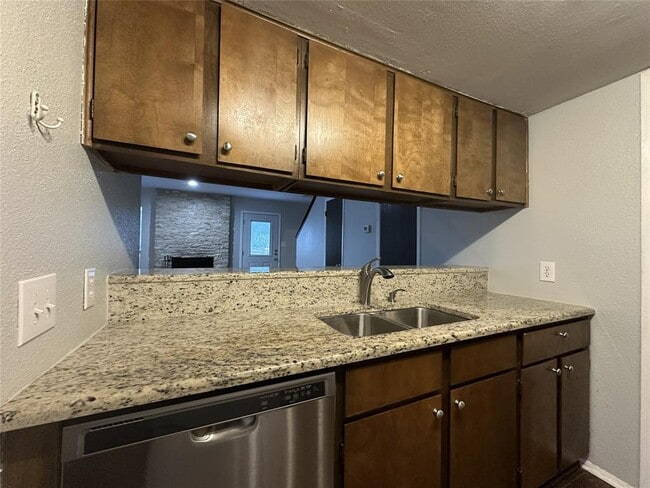 Building Photo - 1305 Camp Craft Rd