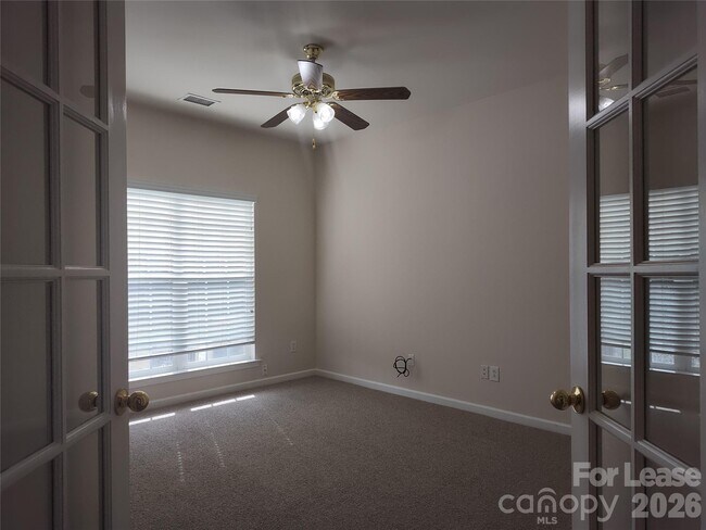 Building Photo - 10804 Fountaingrove Dr