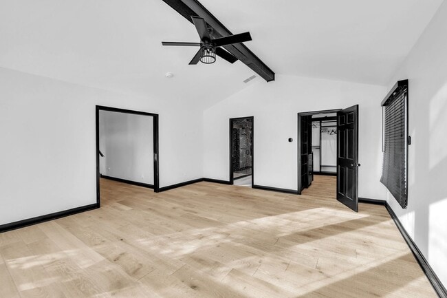 Building Photo - 15160 W Oak Spring Rd