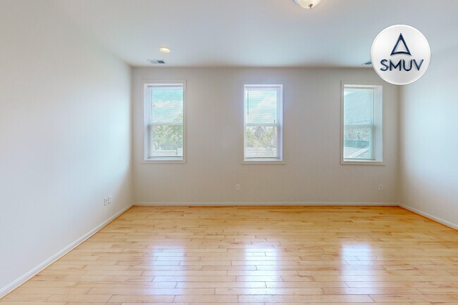 Building Photo - 226 N Carey St