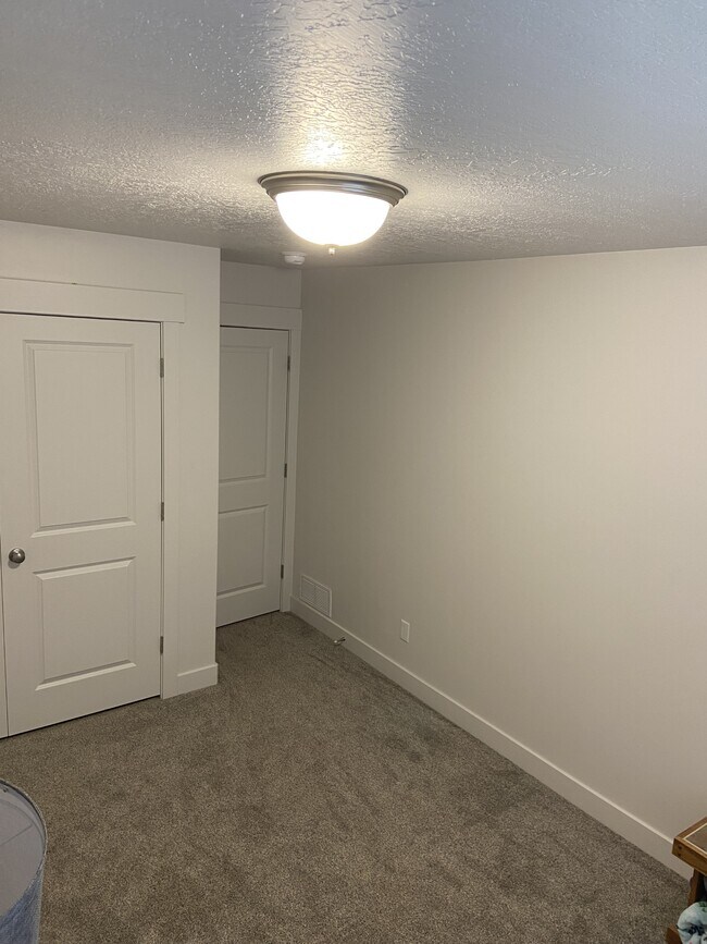 Building Photo - 445 S 1540 E