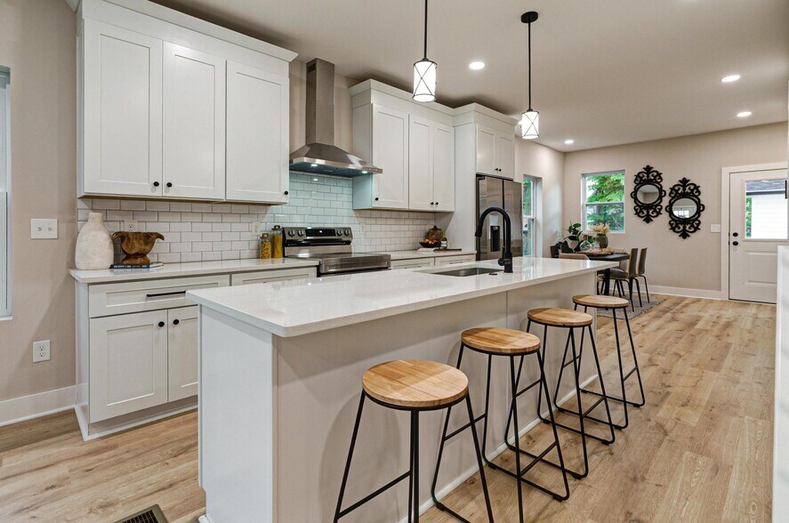 Kitchent - 2587 Dayton Ave