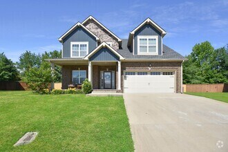 Building Photo - Pet Friendly Three Bedroom with Bonus in S...