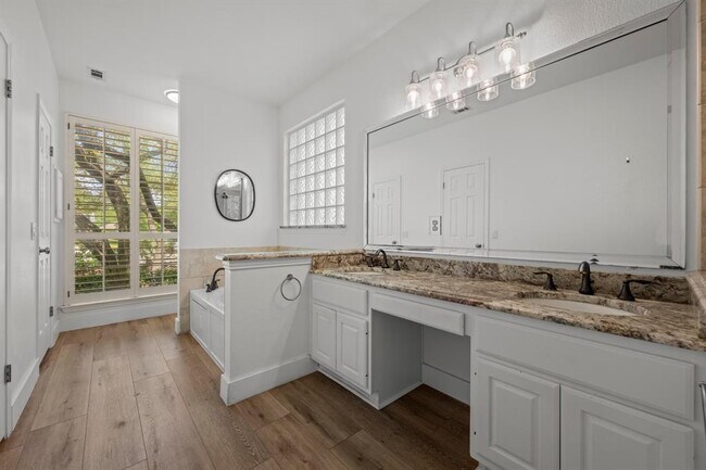 Building Photo - 12329 Pleasant Hill Ct
