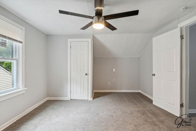 Building Photo - $1,300/month - 3 Bed 1 Bath Single Family ...