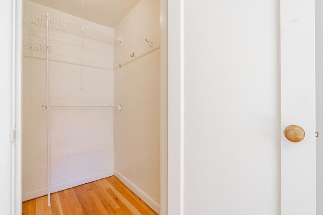 Building Photo - Boylston Court - 1 bedroom