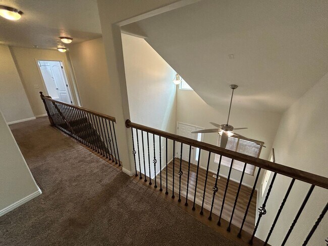 Building Photo - Great 5 Bed 2.5 Bath Home Newly Remodeled