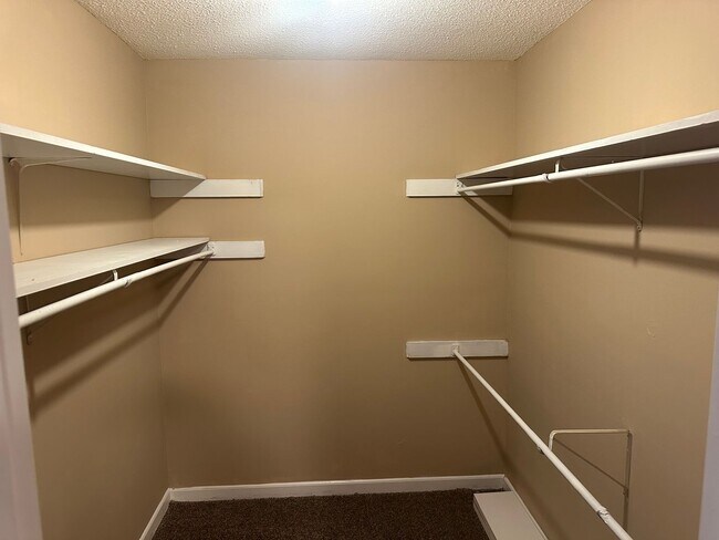 Building Photo - 23 Greenbriar*