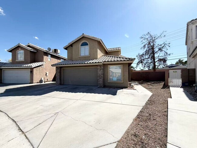 Building Photo - 901 Golden Hawk Way