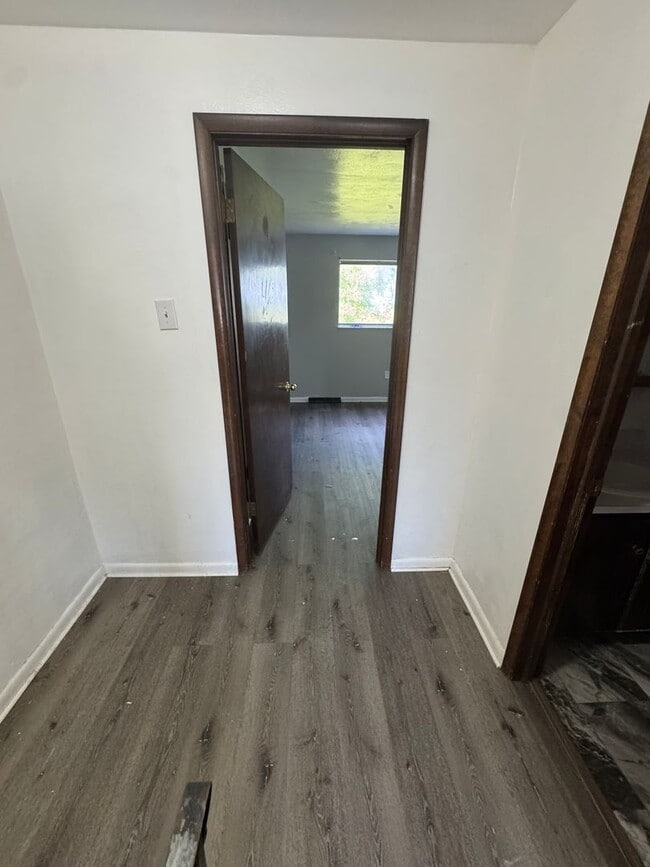 Building Photo - 2-Bedroom 1-Bathroom townhouse in McKeesport!