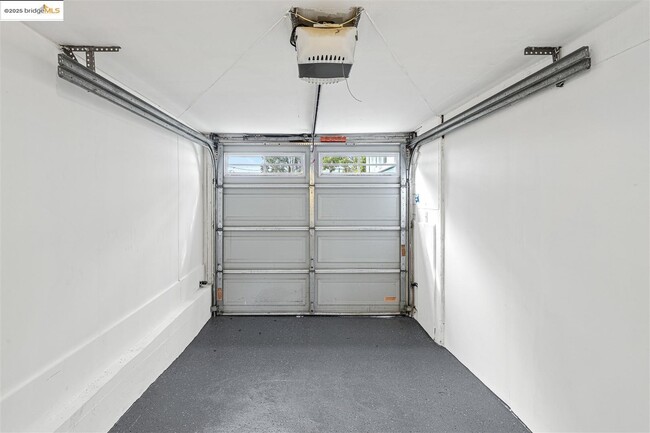 Building Photo - 500 Dimm St