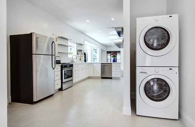 Building Photo - Remodeled 3 Bedroom Home