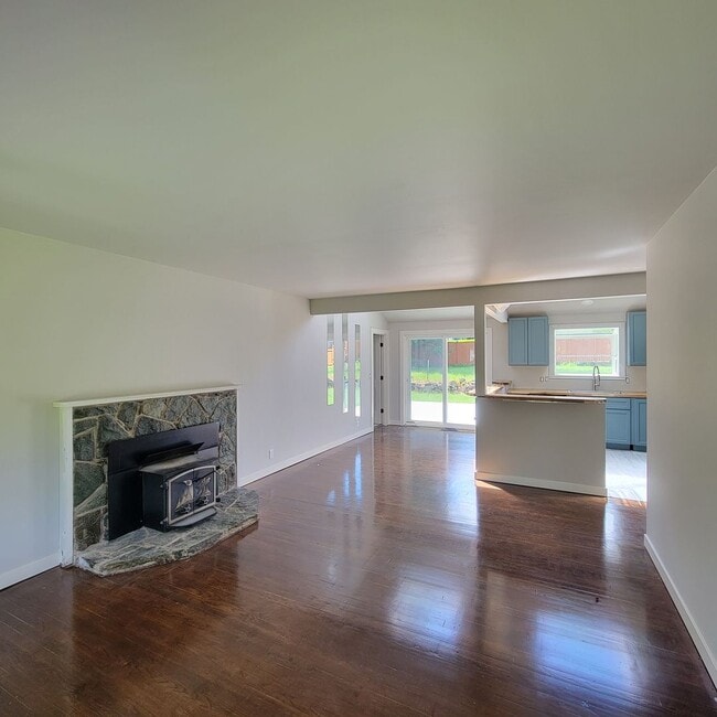 Building Photo - Rambler 3br / 1.5bath in Bow Lake of Seatac
