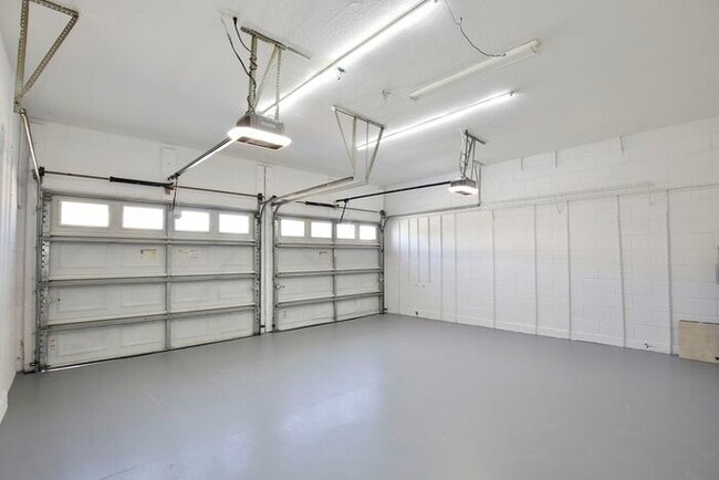 Building Photo - Stylish, Updated 3/2 Home in One of Millennia Park’s Gated Communities! Available Now!