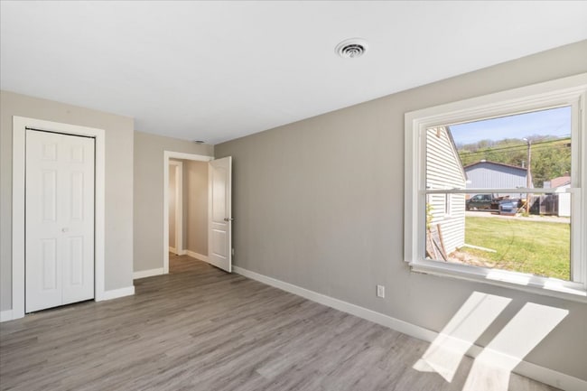 Building Photo - 3878 Johnson Ave