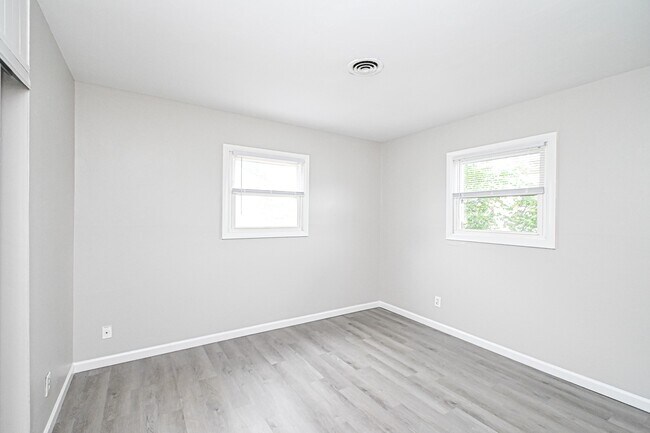 Building Photo - 2530 Bellfield St