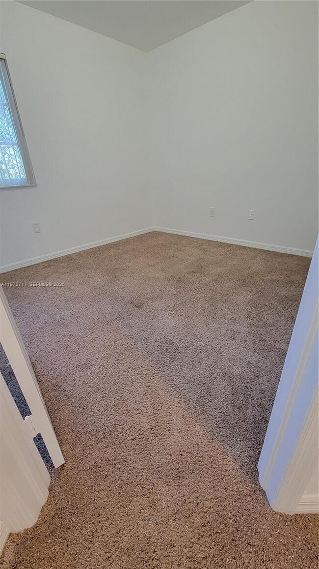 Building Photo - 12600 SW 50th Ct