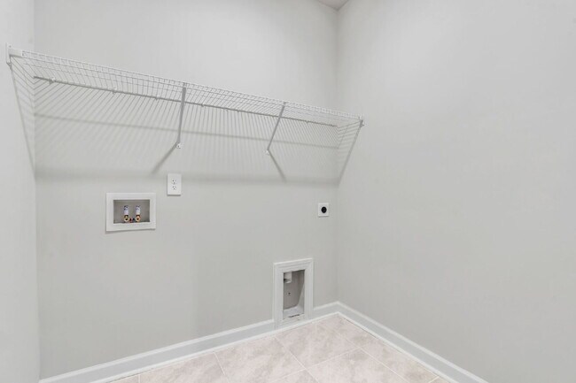 Building Photo - Like New 3BR/2BA Home is Woodruff, SC  **$1875/mo rent