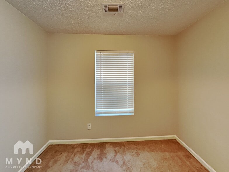 Building Photo - 5492 Sierra Tr