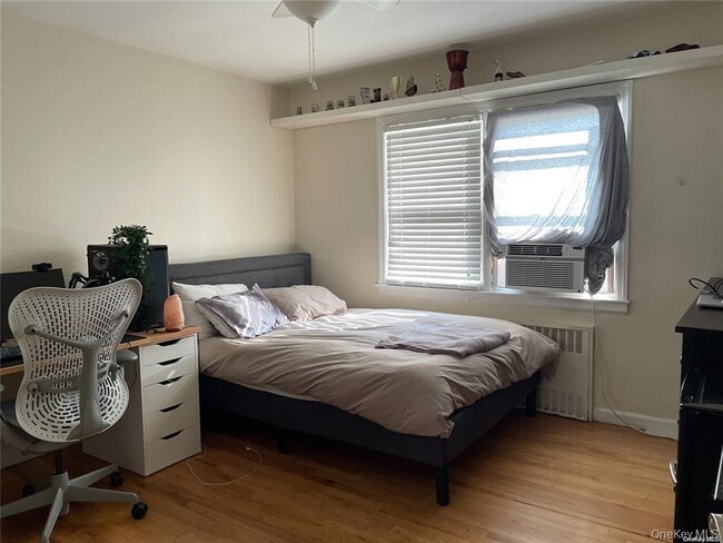 Building Photo - 570 Church Ave