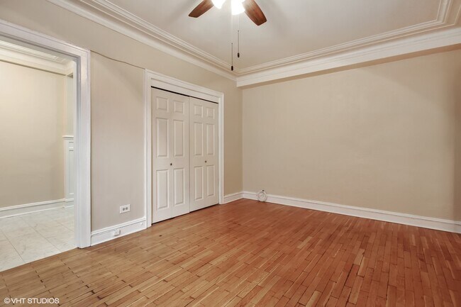 Building Photo - 3606 N Pine Grove Ave
