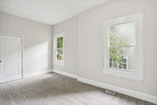 Building Photo - Charming 3BR House in Atlanta