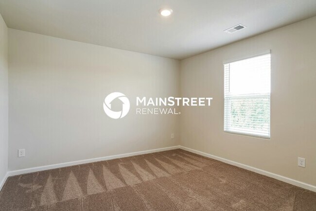 Building Photo - 3 Bedroom Pet-Friendly Home in Zebulon, NC with Main Street Renewal