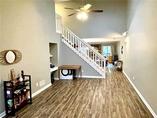 Building Photo - 4148 Fawn Ct NE