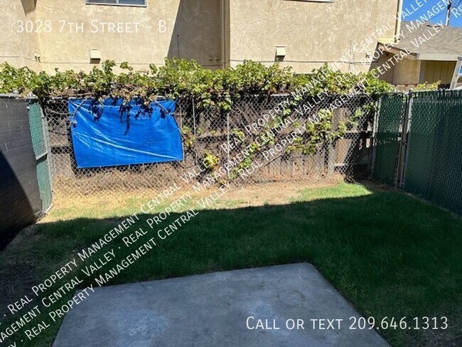 Building Photo - Ceres 2 Bedroom 1 Bathroom Tri-plex