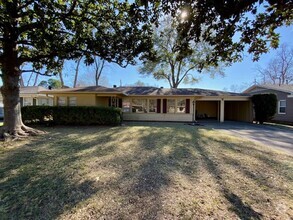 Building Photo - 3 Bedroom 1.5 Bath Home Available in Broad...