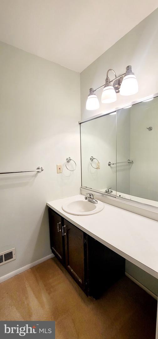 Building Photo - 15 Twin Brooks Dr