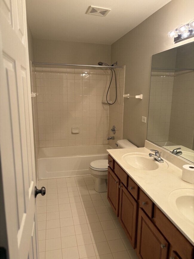 Building Photo - 2912 Forest Creek Ln