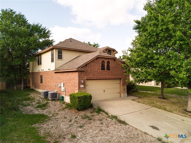 Building Photo - 5405 English Oak Dr