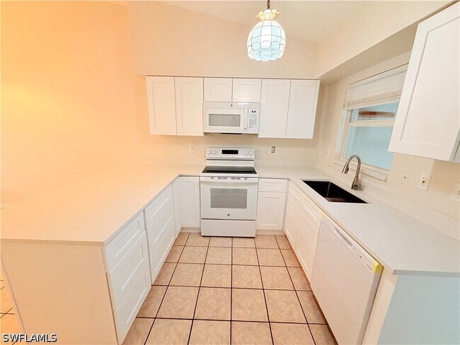 Building Photo - 8204 Matanzas Rd