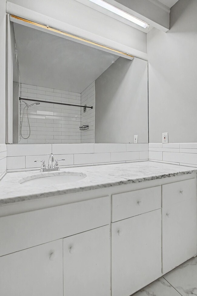 Building Photo - 116 Harding Pl