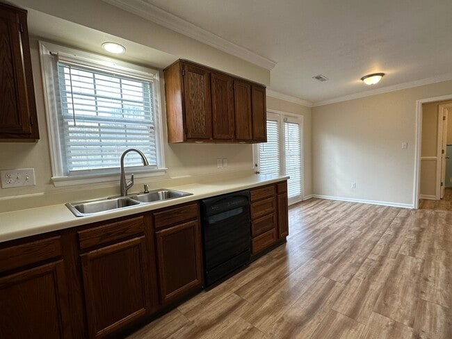 Building Photo - 328 Brookside Ct
