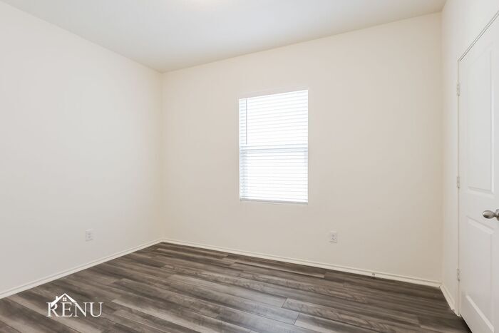 Building Photo - 5139 Firefly Hls