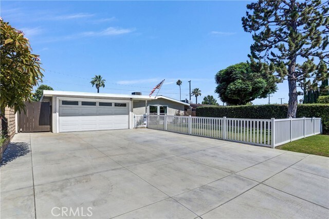 Building Photo - 230 N Calvados Ave