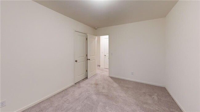 Building Photo - 90 Ingle Dr