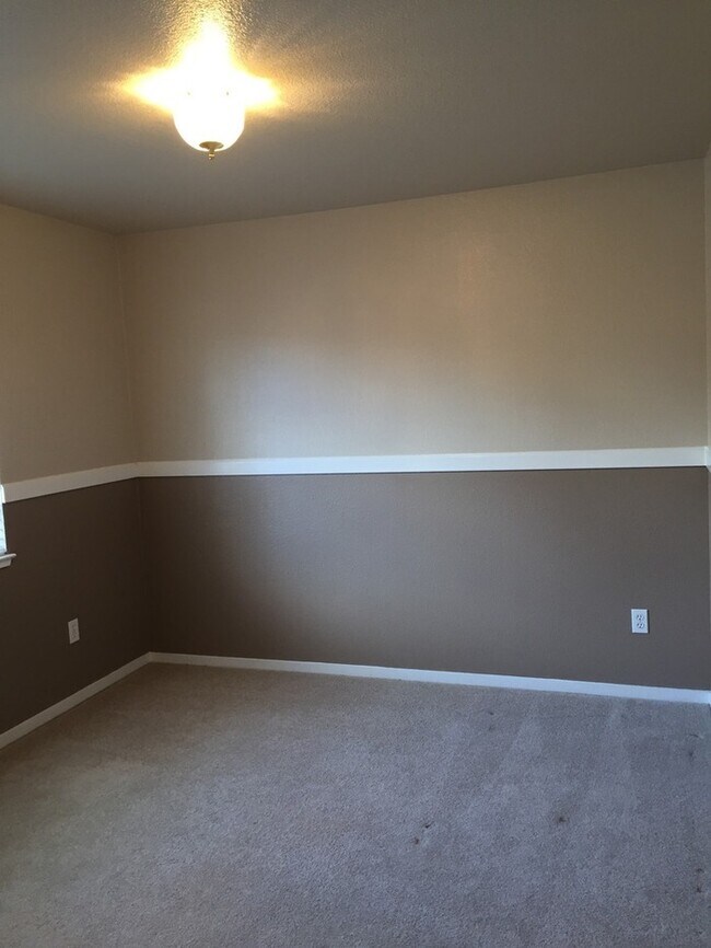 Building Photo - Beautiful home with RV Parking!!!!!!