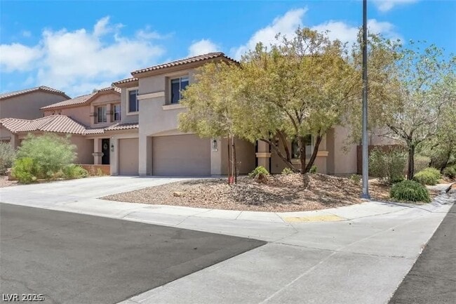 Building Photo - 2501 Bechamel Pl