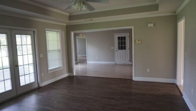 Building Photo - Luxury in Lakeland, GA
